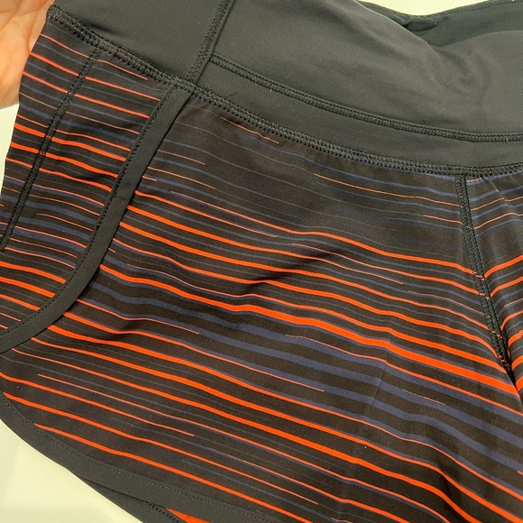 Lululemon Run: Speed Short *4-way Stretch Size 4 - Picture 11 of 15